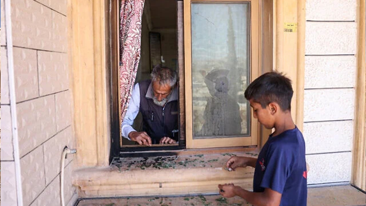 Foto - Suları ısınıyor... Yahudiler camiyi ateşe verdi!