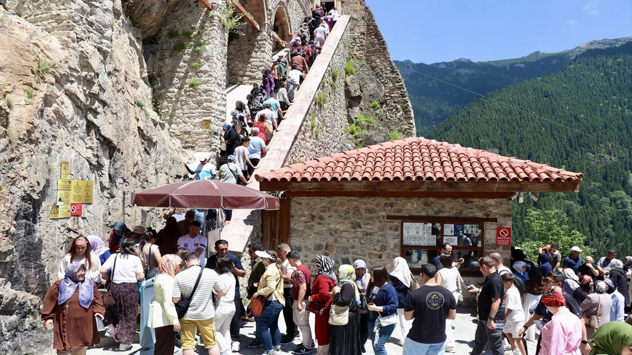 Foto - Sümela’ya akın var! 2 milyonu aşkın kişi gezdi