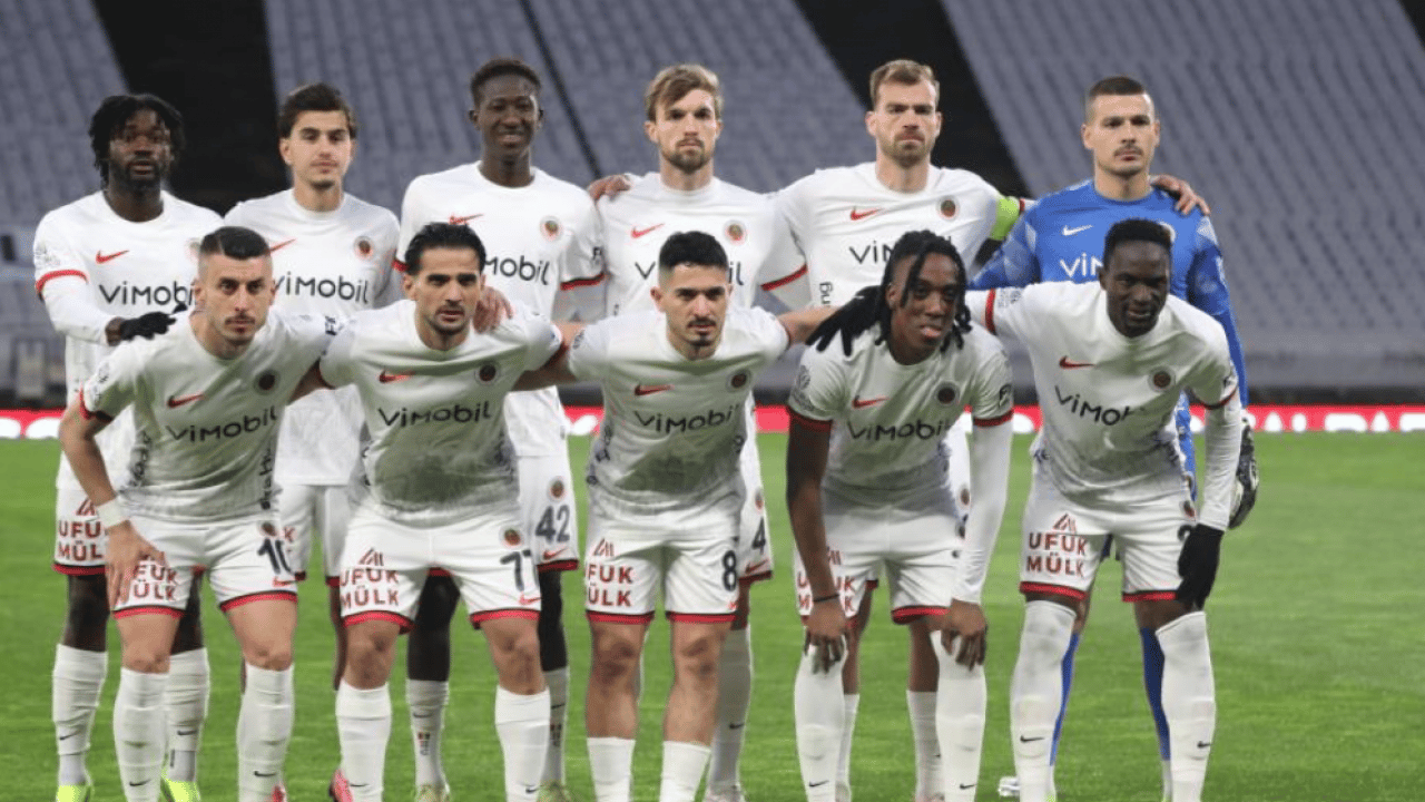 Foto - Süper Lig’de küme düşecek son takım yarın belli oluyor