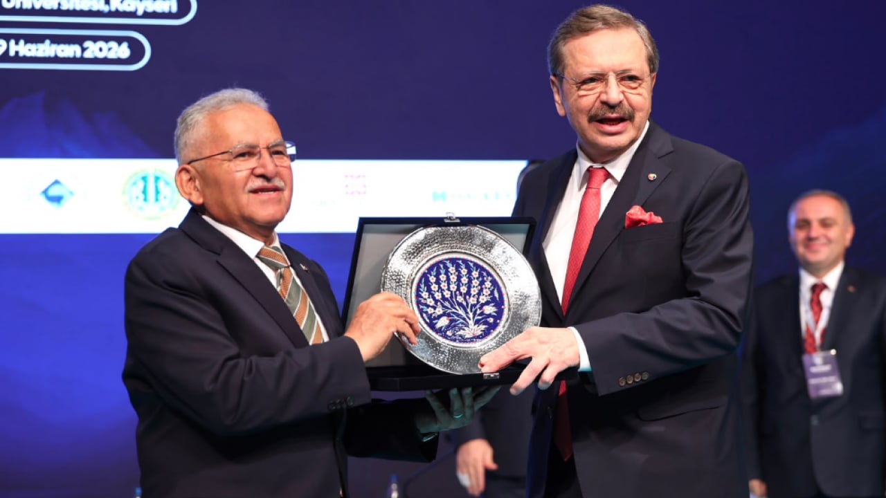 Foto - Sürdürülebilir geleceğe yönelik çözüm önerileri Erciyes Zirvesi-1'de ele alınıyor...