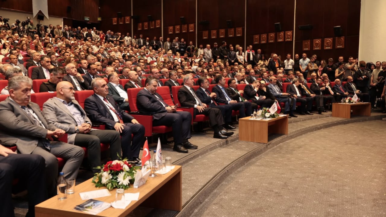 Foto - Sürdürülebilir geleceğe yönelik çözüm önerileri Erciyes Zirvesi-1'de ele alınıyor...