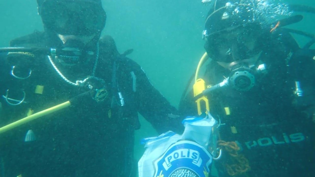 Foto - Sürekli devriye halindeler Onlar için denizin altı üstü fark etmiyor