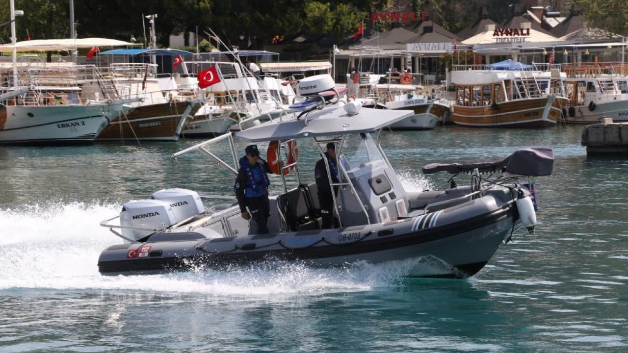 Foto - Sürekli devriye halindeler Onlar için denizin altı üstü fark etmiyor