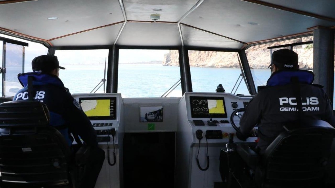 Foto - Sürekli devriye halindeler Onlar için denizin altı üstü fark etmiyor