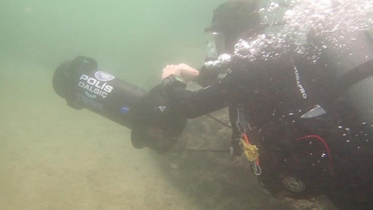 Foto - Sürekli devriye halindeler Onlar için denizin altı üstü fark etmiyor