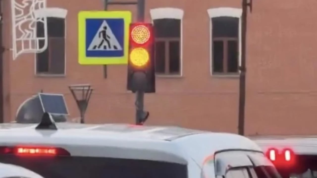 Foto - Süreyi gören gözlerine inanamadı! Rusya'daki trafik ışığı gündem oldu