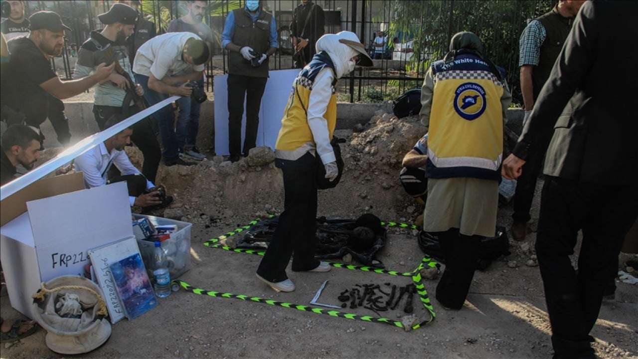 Foto - Suriye'de dehşete düşüren keşif! Görenler kahroldu