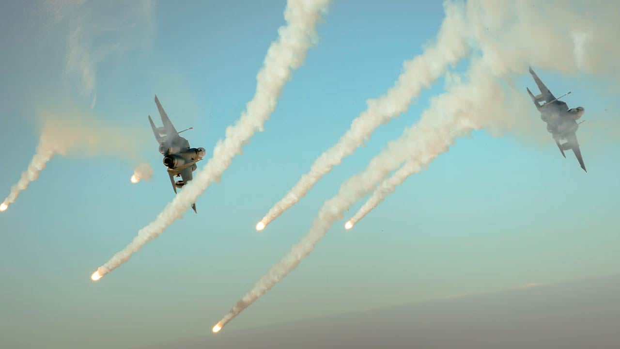 Foto - Suriye'de neler oluyor? SDG çökerken ABD savaş uçakları bölgeye geldi, fişekler ateşlendi!