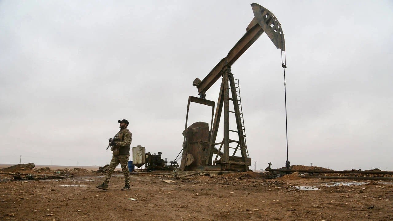 Foto - Suriye'de petrol sahaları terörden temizlendi ama ülkenin petrolünü çıkarmaya gelen ülke şüphe uyandırdı