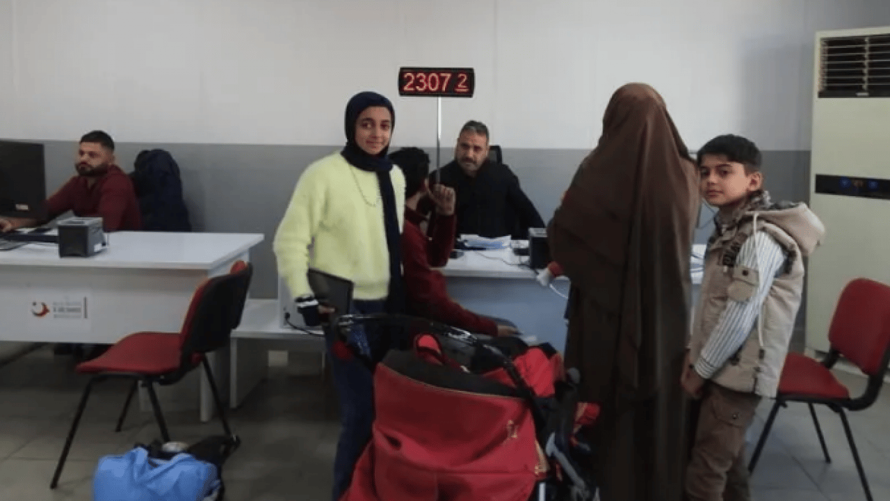 Foto - Suriyeliler ülkeye geri dönüyor: Türkiye'yi çok seviyorum! Türkiye -Suriye hattında sefer devam ediyor