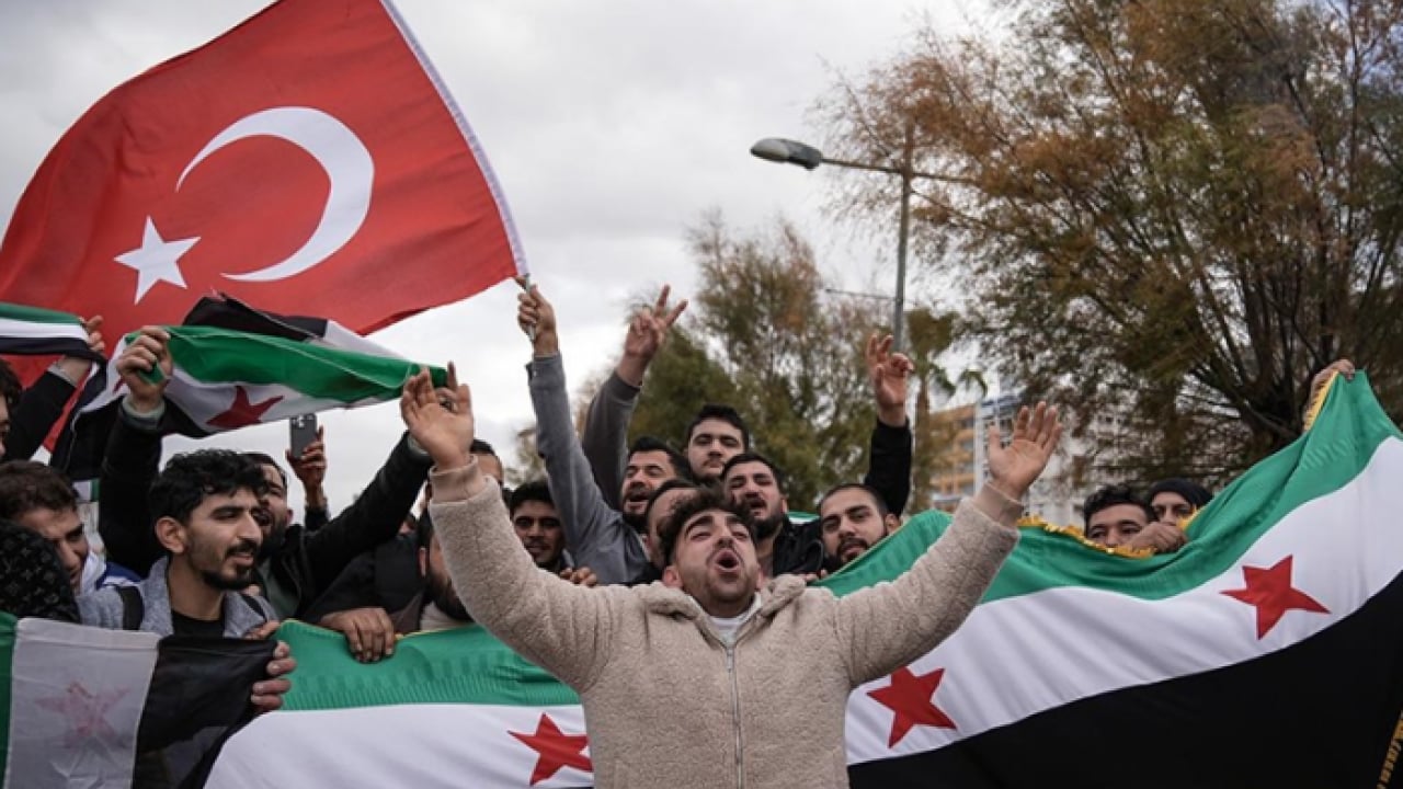 Foto - Suriyelilerin geçici koruma statüleri kalkıyor! Türkiye’den geri dönüşleri hızlandırılacak