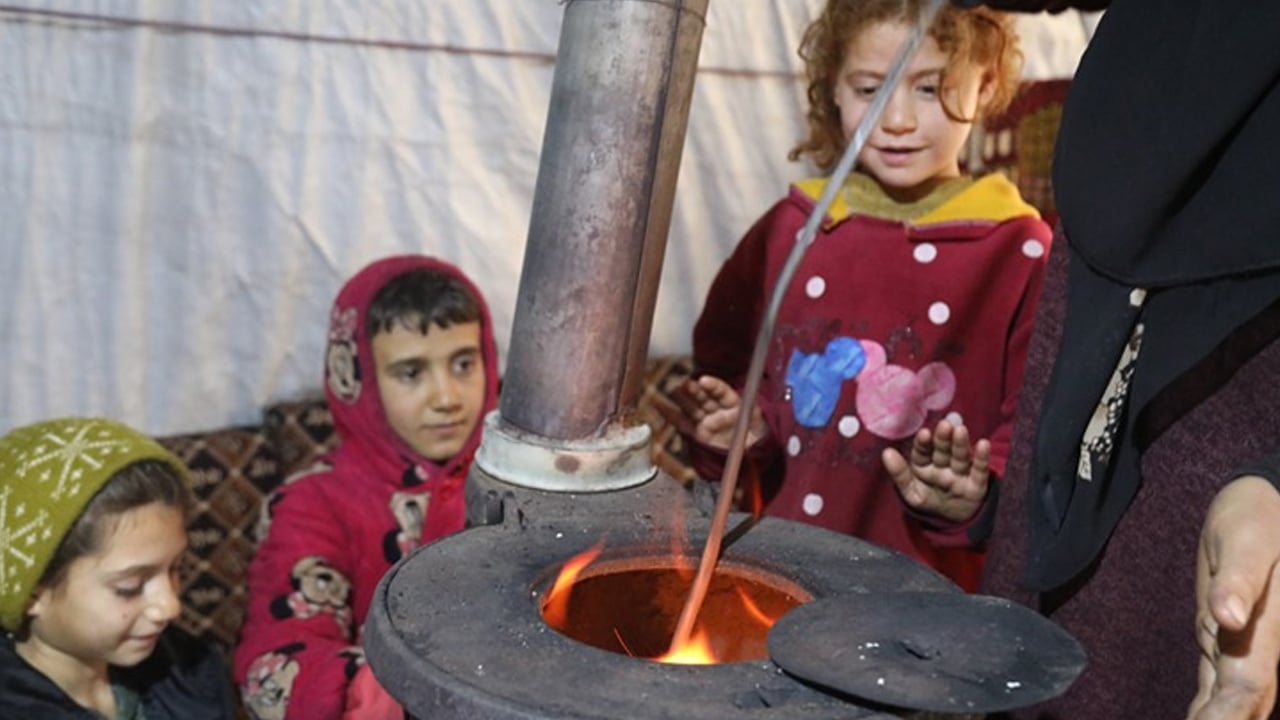 Foto - Suriye'nin göbeği İdlib ve Halep'te Suriyeliler mücadele ediyor! Bir milyona yakın insan var ama çadır sayısı 1150...