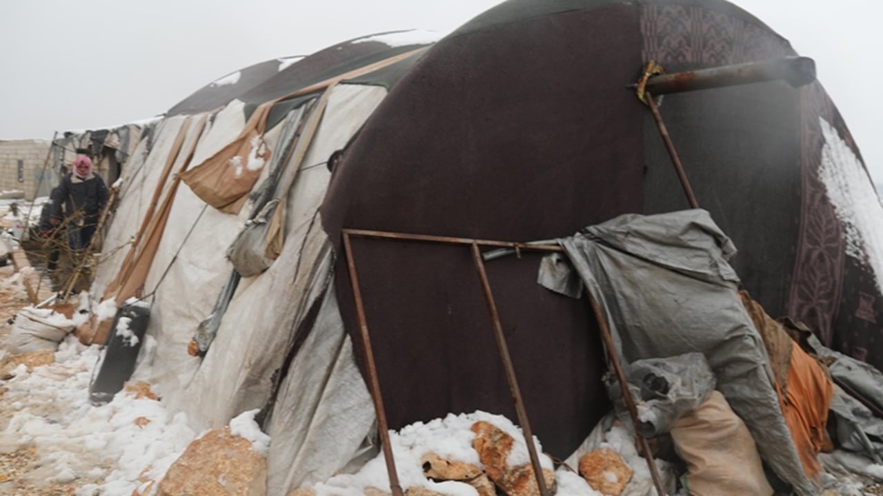 Foto - Suriye'nin göbeği İdlib ve Halep'te Suriyeliler mücadele ediyor! Bir milyona yakın insan var ama çadır sayısı 1150...