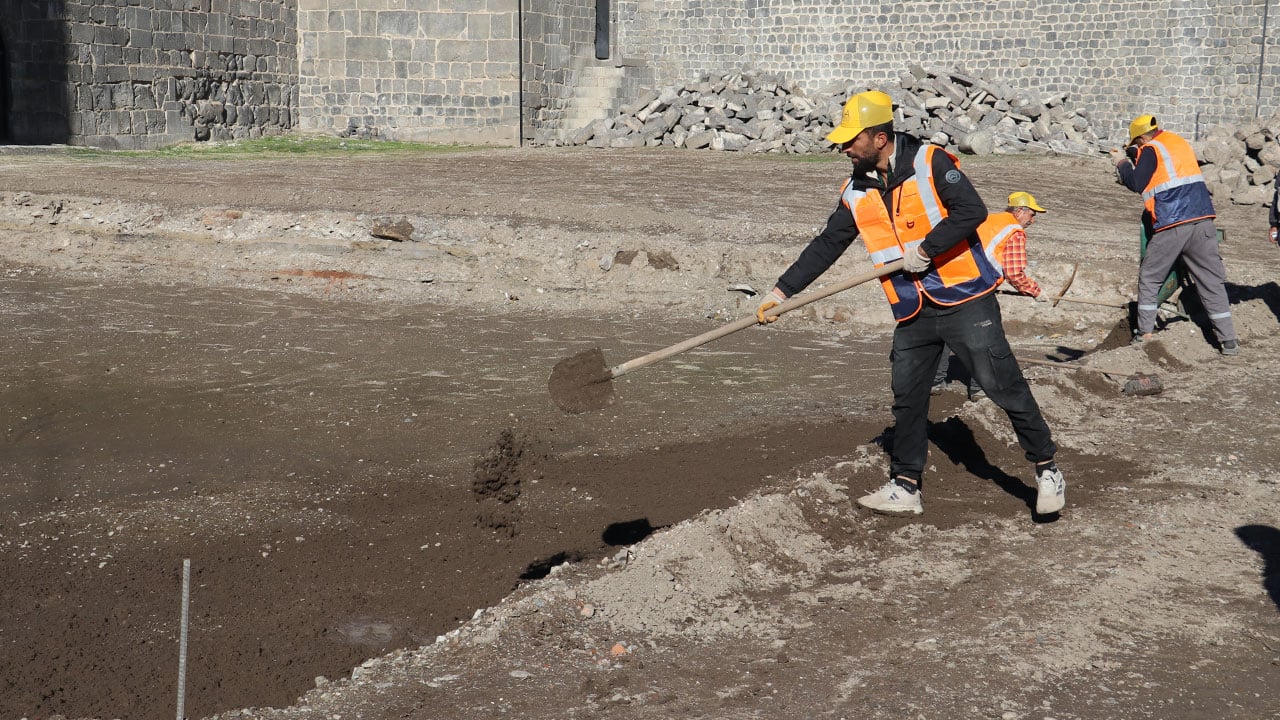 Foto - Surların en eski bölümü! Toprağın altından tarih çıktı