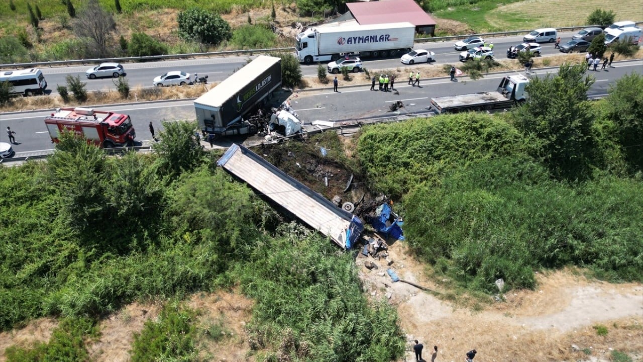 Foto - Sürücülerden biri öldü İki tır kafa kafaya çarpıştı
