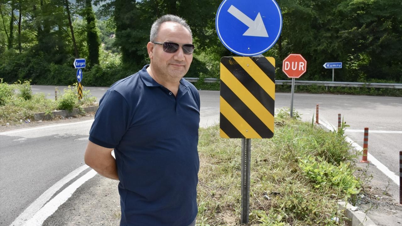 Foto - Sürücüleri zorlayan kavşakta tam 29 tabela vardı! Karayolları sayıyı düşürdü 