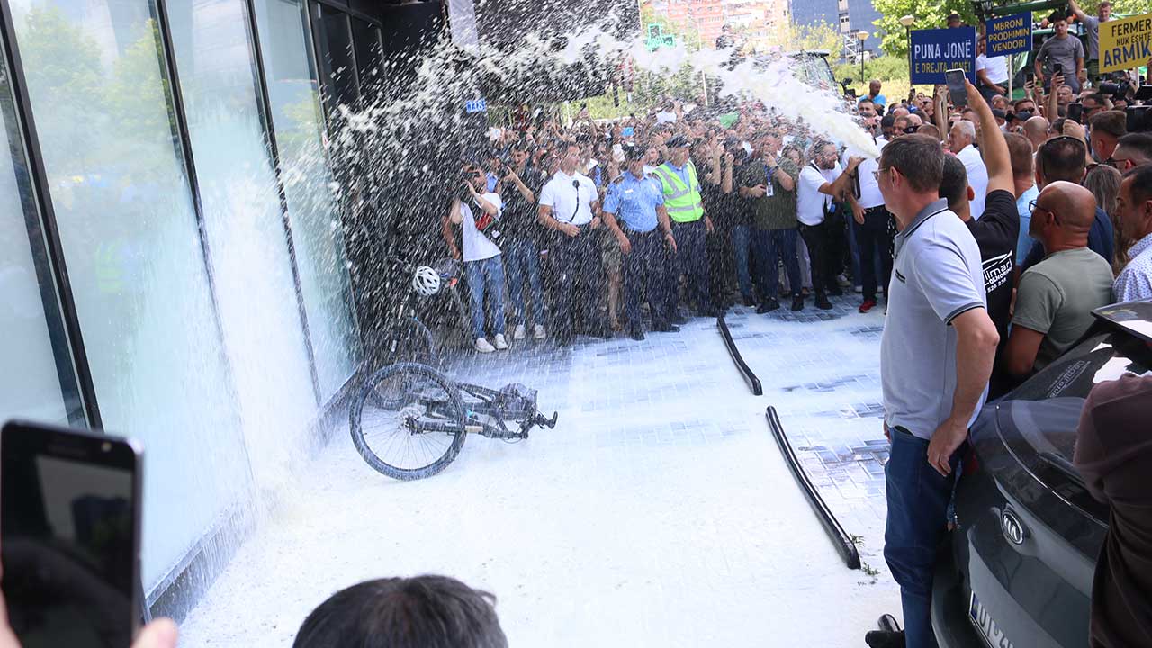 Foto - Süt üreticileri protestoda yüzlerce litre süt döktü