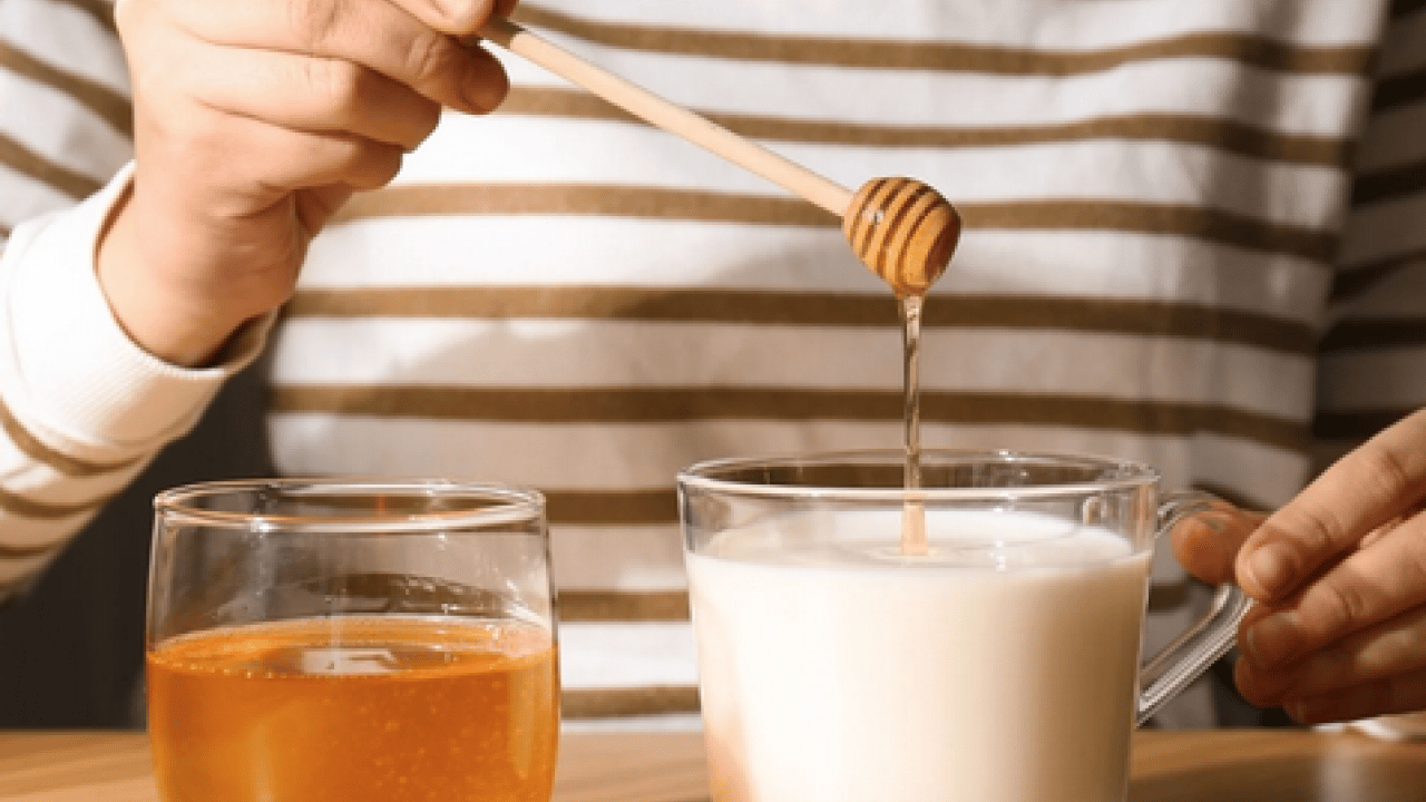 Foto - Süte bal katmak ya da balı ısıtmak doğru mu? Diyetisyeni bir dinleyin bakın ne diyor!...