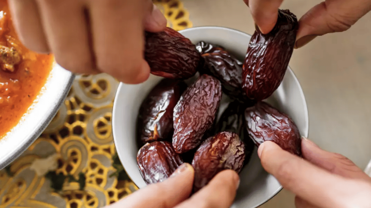 Foto - Suudi Arabistan ana vatanı... Orucu hurmayla açmanın faydası ne olabilir? Uzmana kulak verin... 