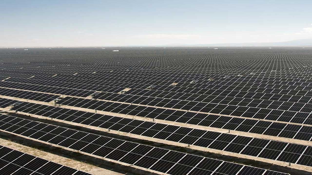 Foto - Suudi Arabistan'dan enerji atağı! Batarya depolamaya yöneldi