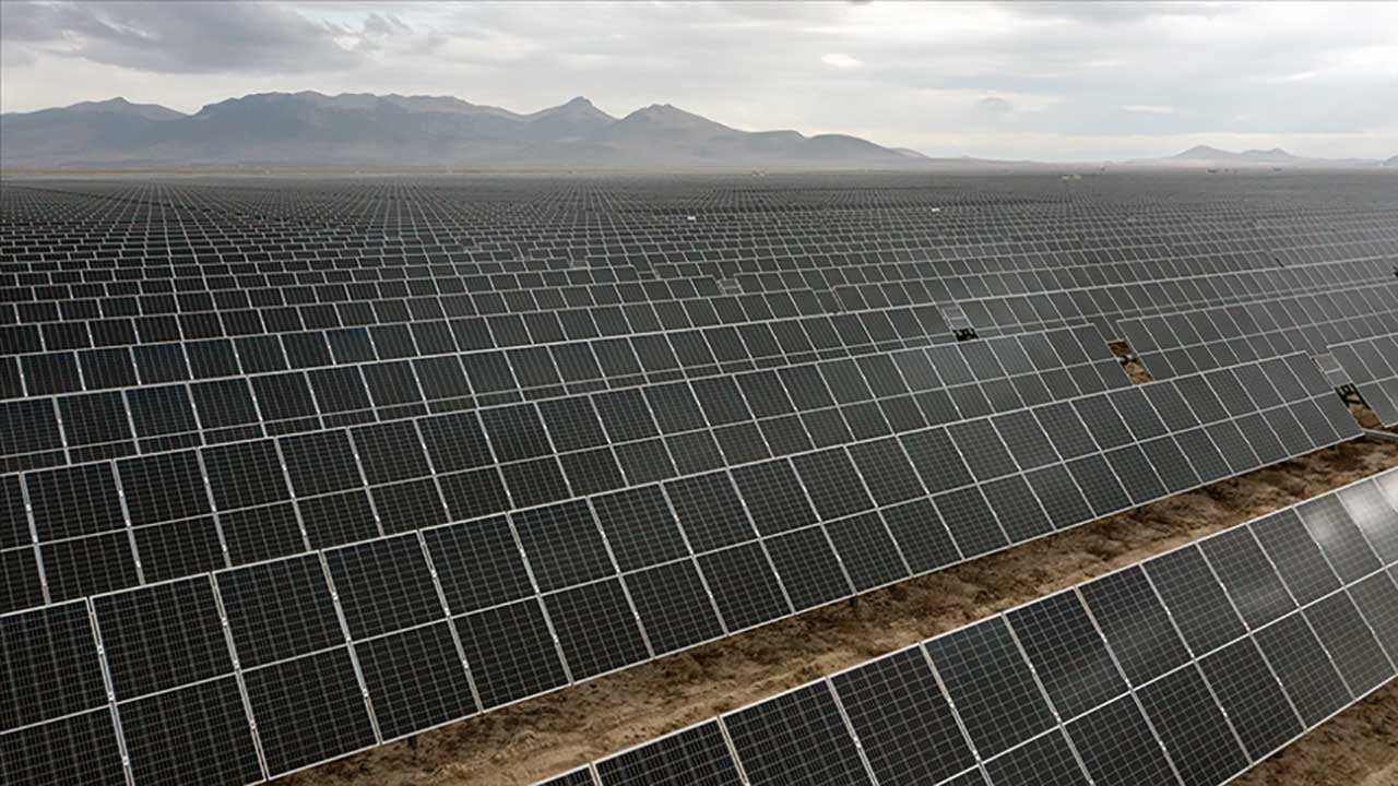 Foto - Suudi Arabistan'dan enerji atağı! Batarya depolamaya yöneldi