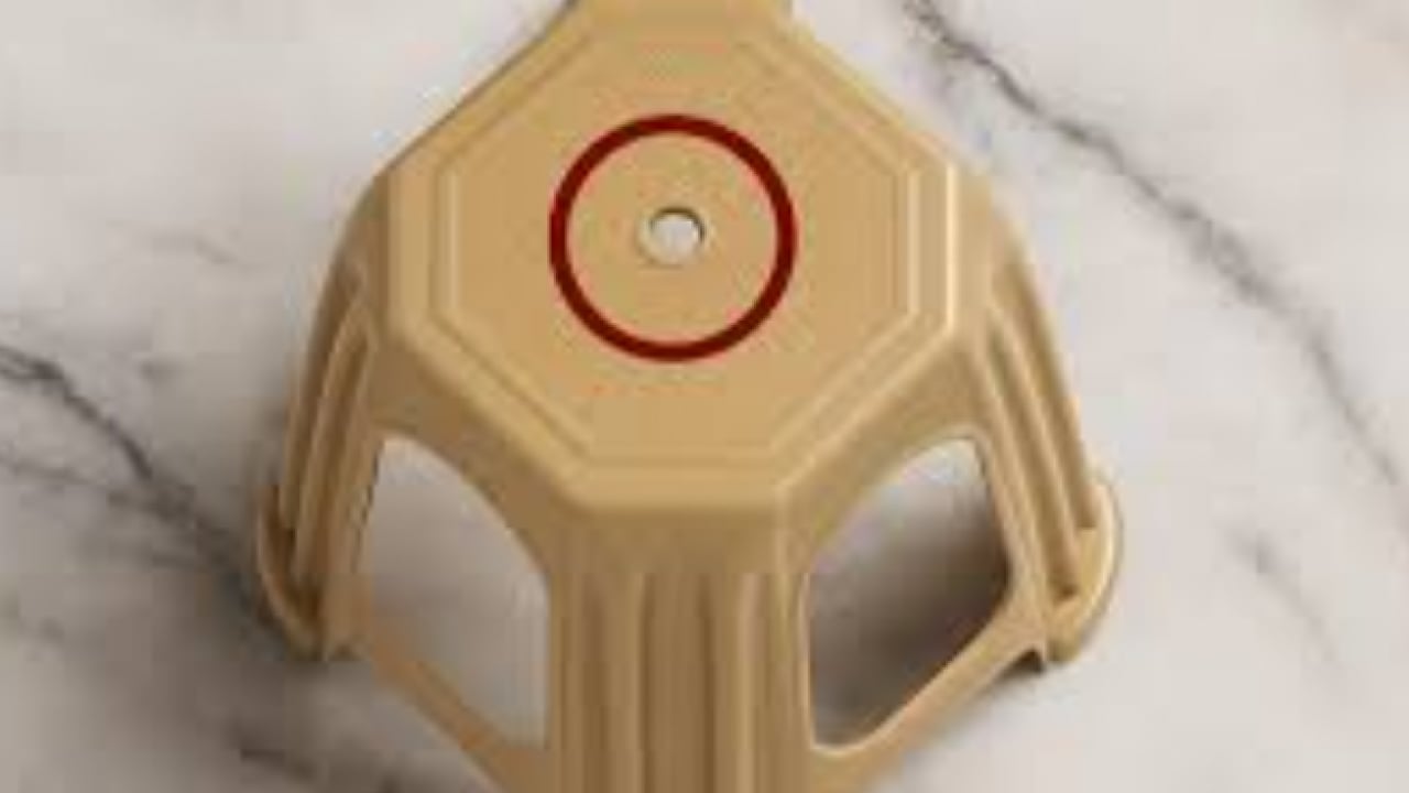 Foto - Taburelerin neden delik olduğu belli oldu: Meğer sebebi buymuş!