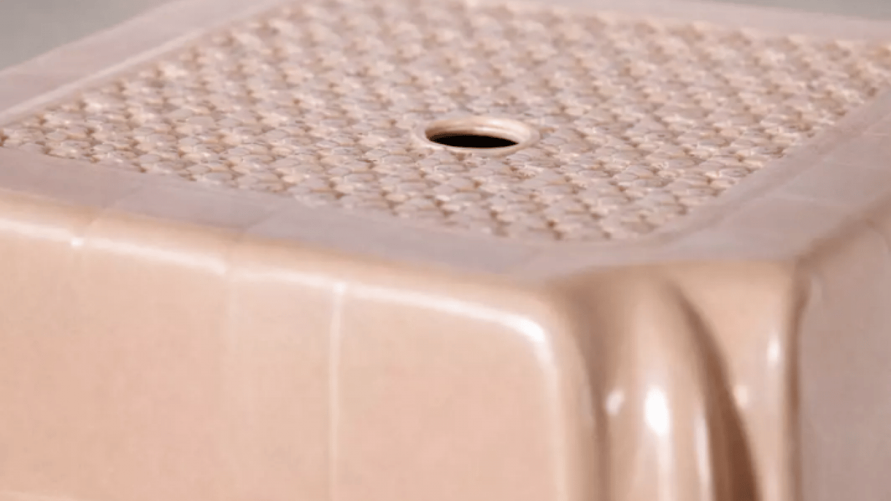 Foto - Taburelerin neden delik olduğu belli oldu: Meğer sebebi buymuş!