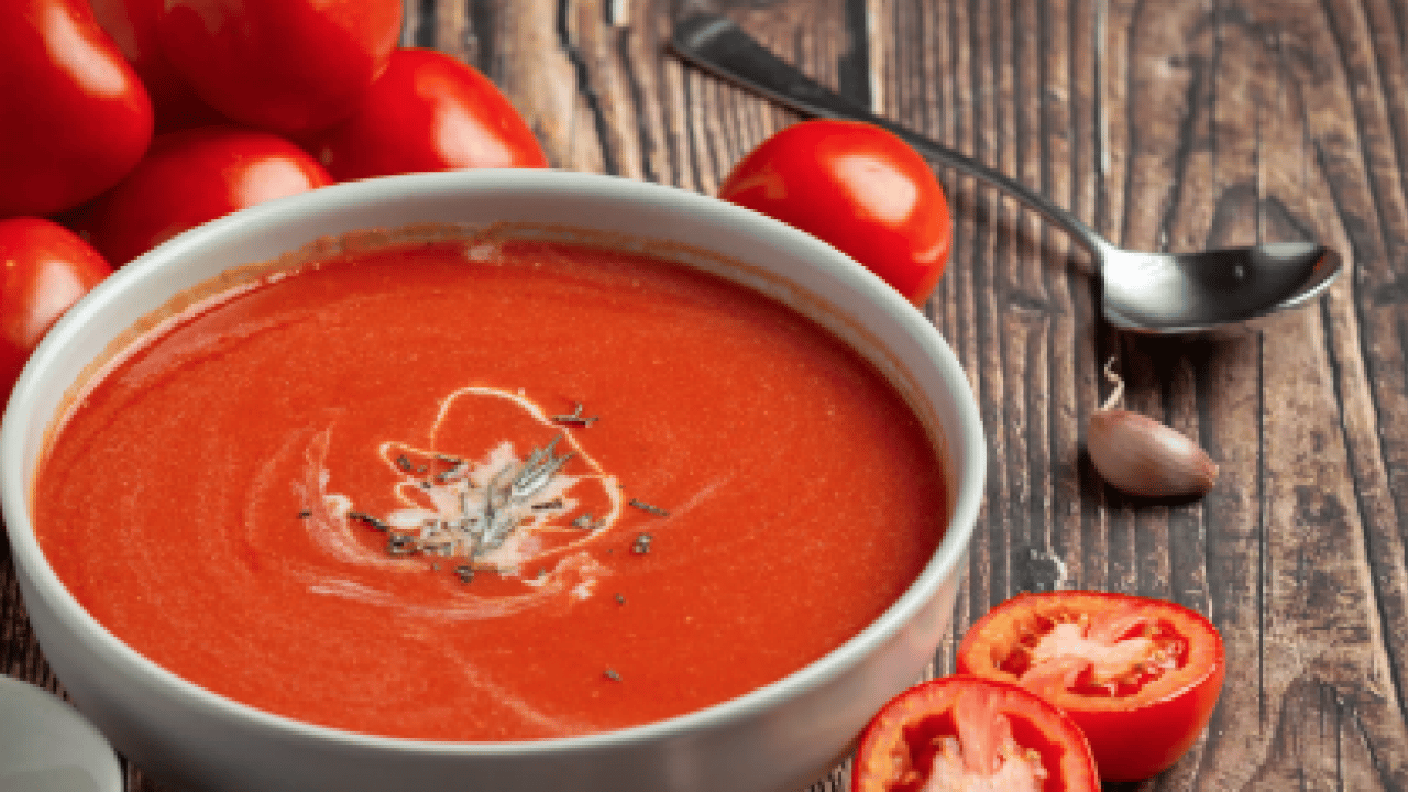 Tadımı eşsiz: Kaşarlar eriyor, Domates çorbası tarifi: Tüm lezzetleri dengeleri değiştirecek...