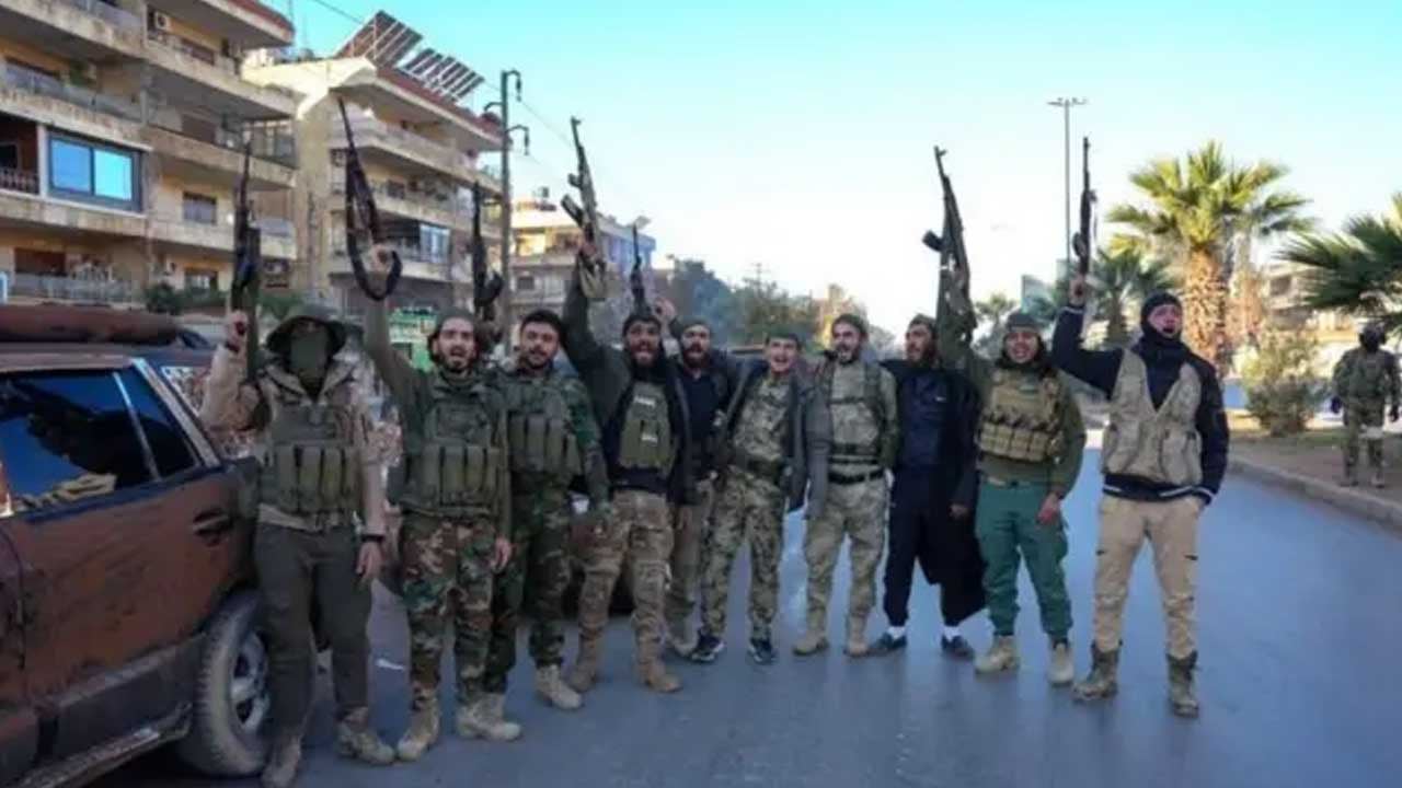 Foto - Tahran küplere binecek! Ahmed Şara'dan İran'a çok büyük darbe