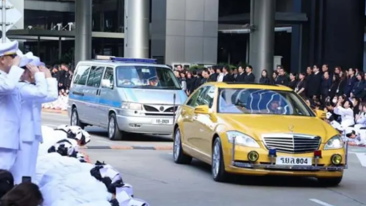 Foto - Tahtın en güçlü varisiyldi: Prensens son yolculuğuna uğurlandı!