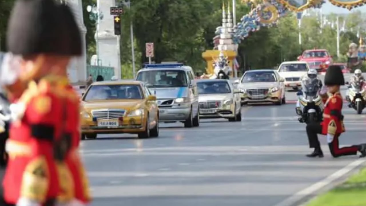 Foto - Tahtın en güçlü varisiyldi: Prensens son yolculuğuna uğurlandı!