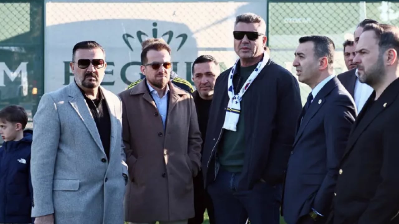 Foto - Takıma ilan ettiler: Fenerbahçe'de Sadettin Saran'dan Samandıra çıkarması! Derbi öncesi prim detayı