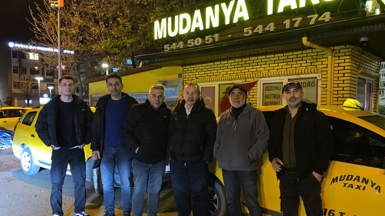 Foto - Taksi durağının maskotuydu! Muhabbet kuşu için yapılanlar duygulandırdı