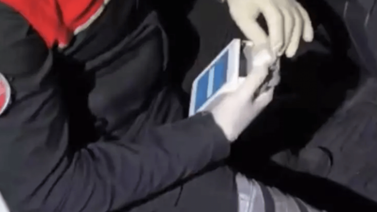 Foto - Takside akılalmaz olay: 'Kağıt bitti' yazısı ele verdi!