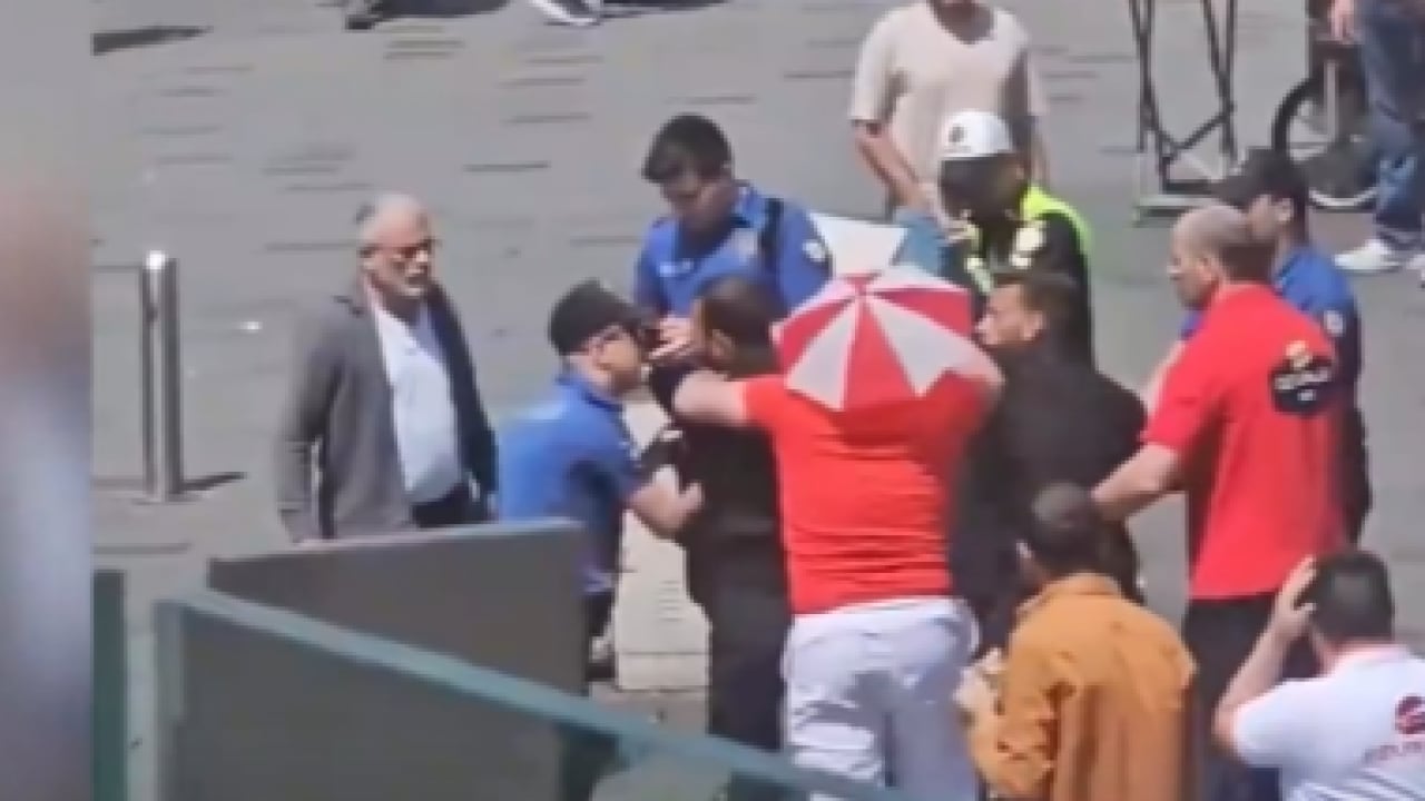 Foto - Esnaf o lafları duyunca dayanamadı! Taksim'de 2 magandaya meydan dayağı!