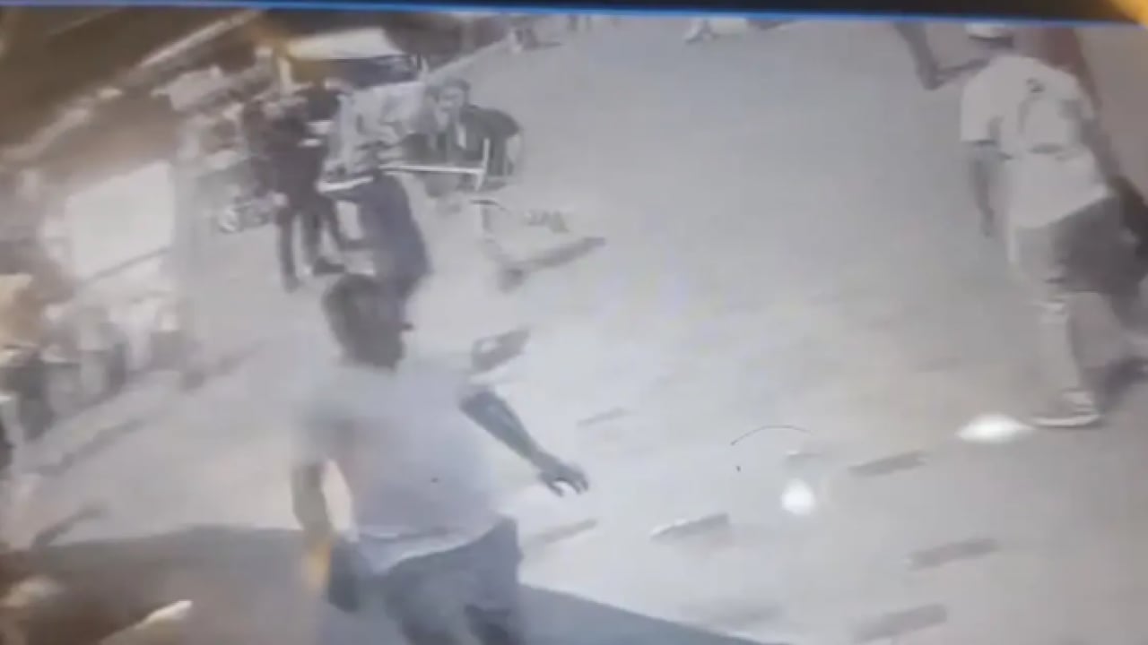  Esnaf o lafları duyunca dayanamadı! Taksim'de 2 magandaya meydan dayağı!