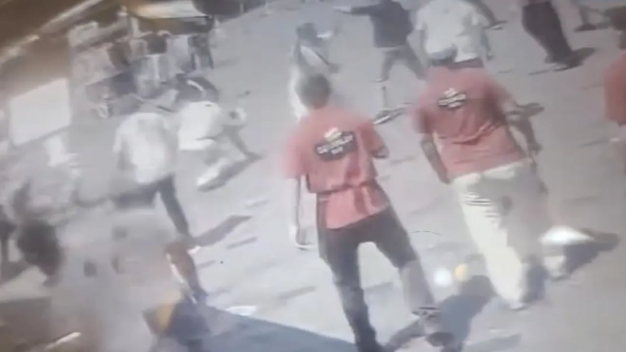 Foto - Esnaf o lafları duyunca dayanamadı! Taksim'de 2 magandaya meydan dayağı!