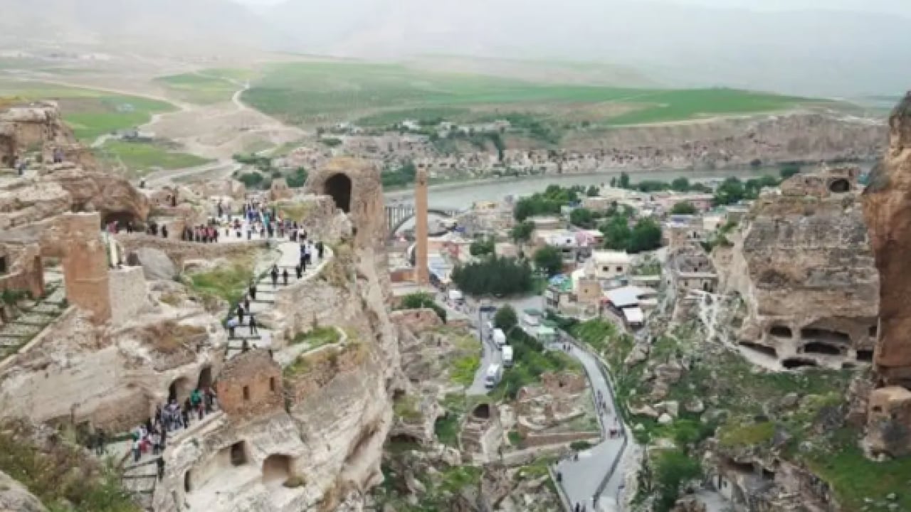 Foto - Tam 12 bin yaşında! Bir ilçenin sakinleri bu mağarada yaşıyordu! 
