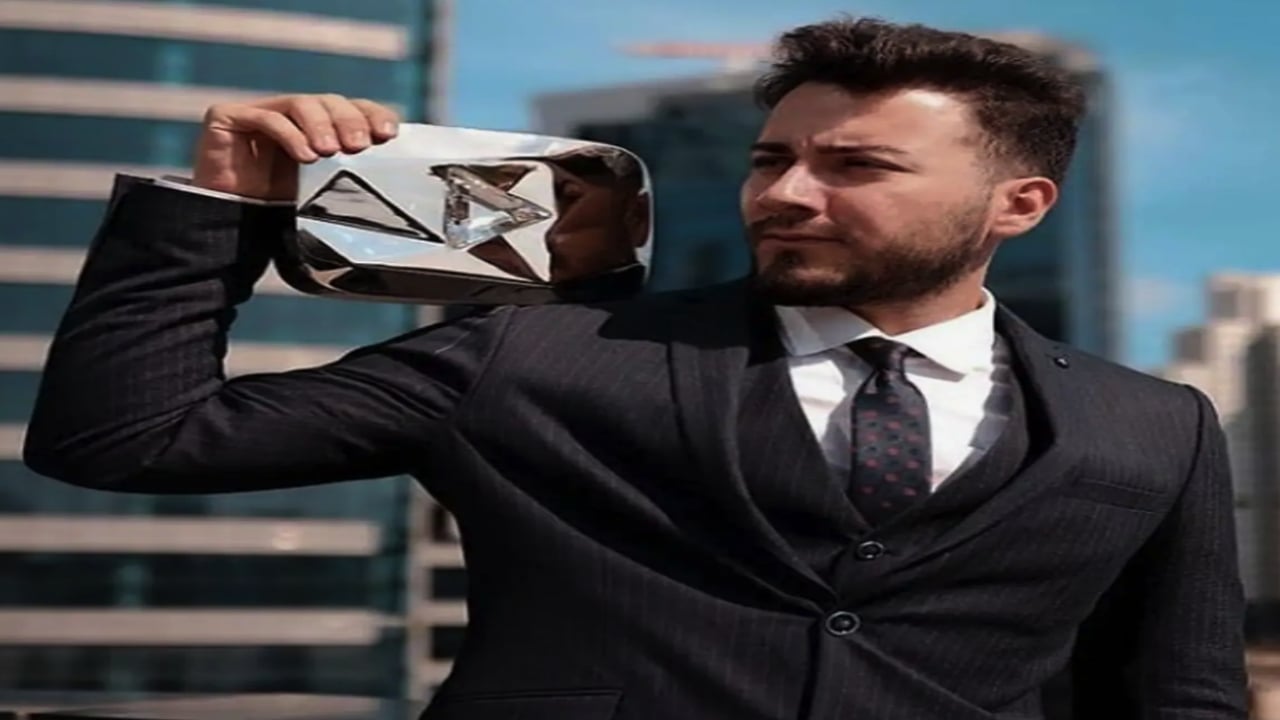 Foto - Tam 16 milyon takipçisi var! Enes Batur’a ne oldu? Hangi tarikata katıldı?