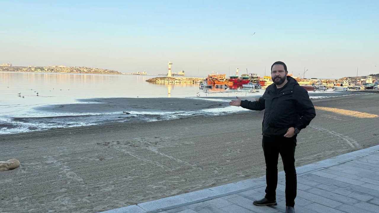 Foto - Tam 20 metre çekildi! Marmarareğlisi’nde tedirgin eden manzara