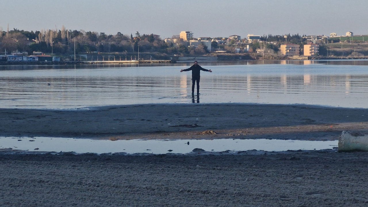 Foto - Tam 20 metre çekildi! Marmarareğlisi’nde tedirgin eden manzara