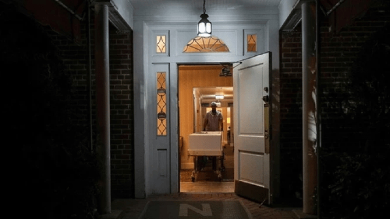 Tam 4 yıl boyunca saklamış: Yetişkin ve bebek cesetleri bulundu!