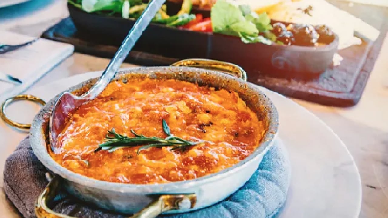 Foto - Tam bir koruma kalkanı: Menemen soğanlı mı yenir soğansız mı? Yılların tartışmasına yanıt 