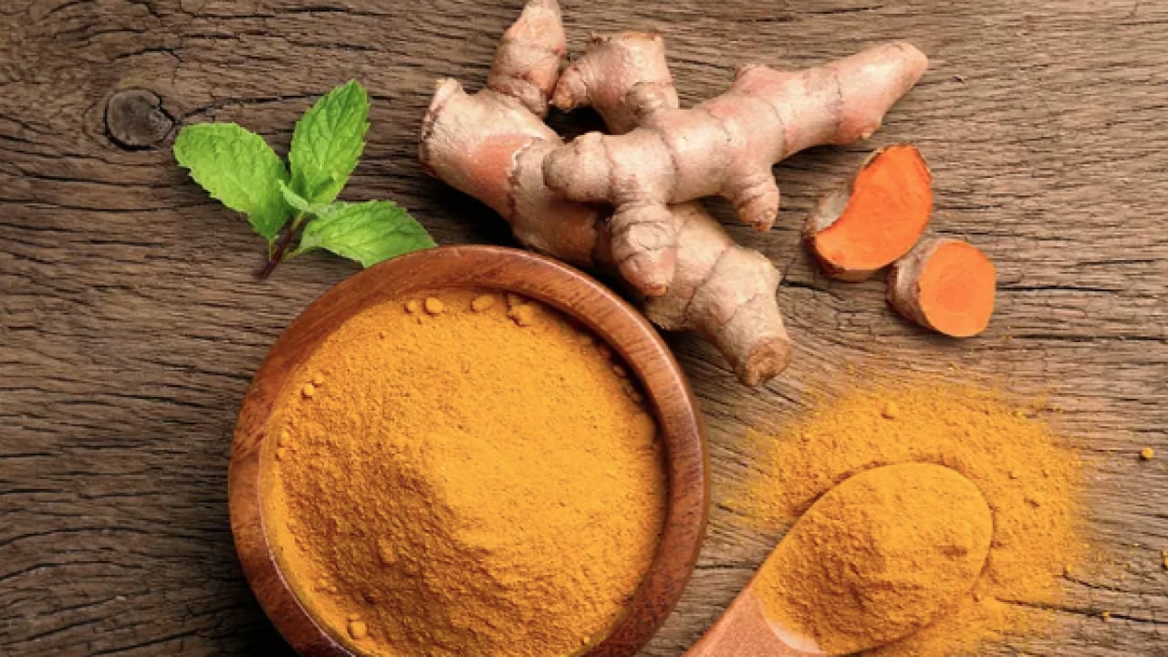 Tam bir şifa deposu: Meğer akciğerlerin ilacı mutfağınızdaymış! Bir kaşığı bile katranı söküp atıyor