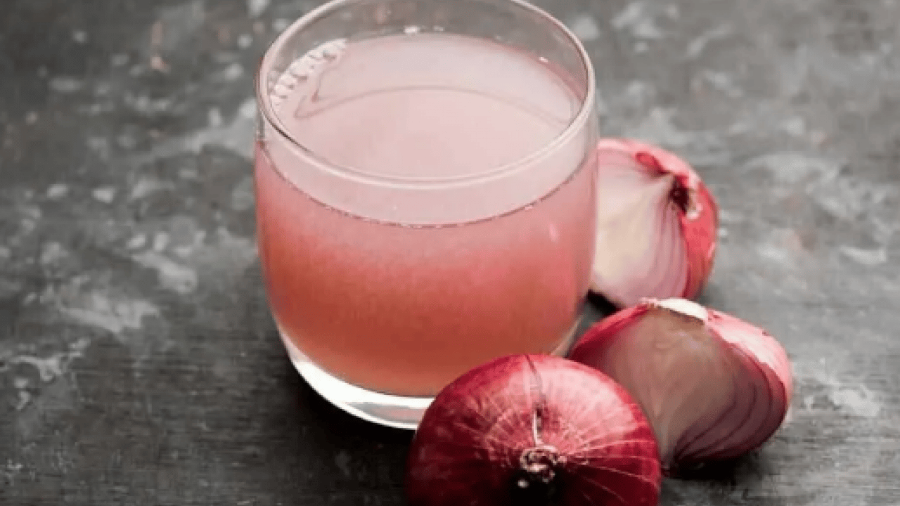 Foto - Tam bir şifa deposuna dönüşüyor... Soğan suyu içerseniz bakın neler oluyor...