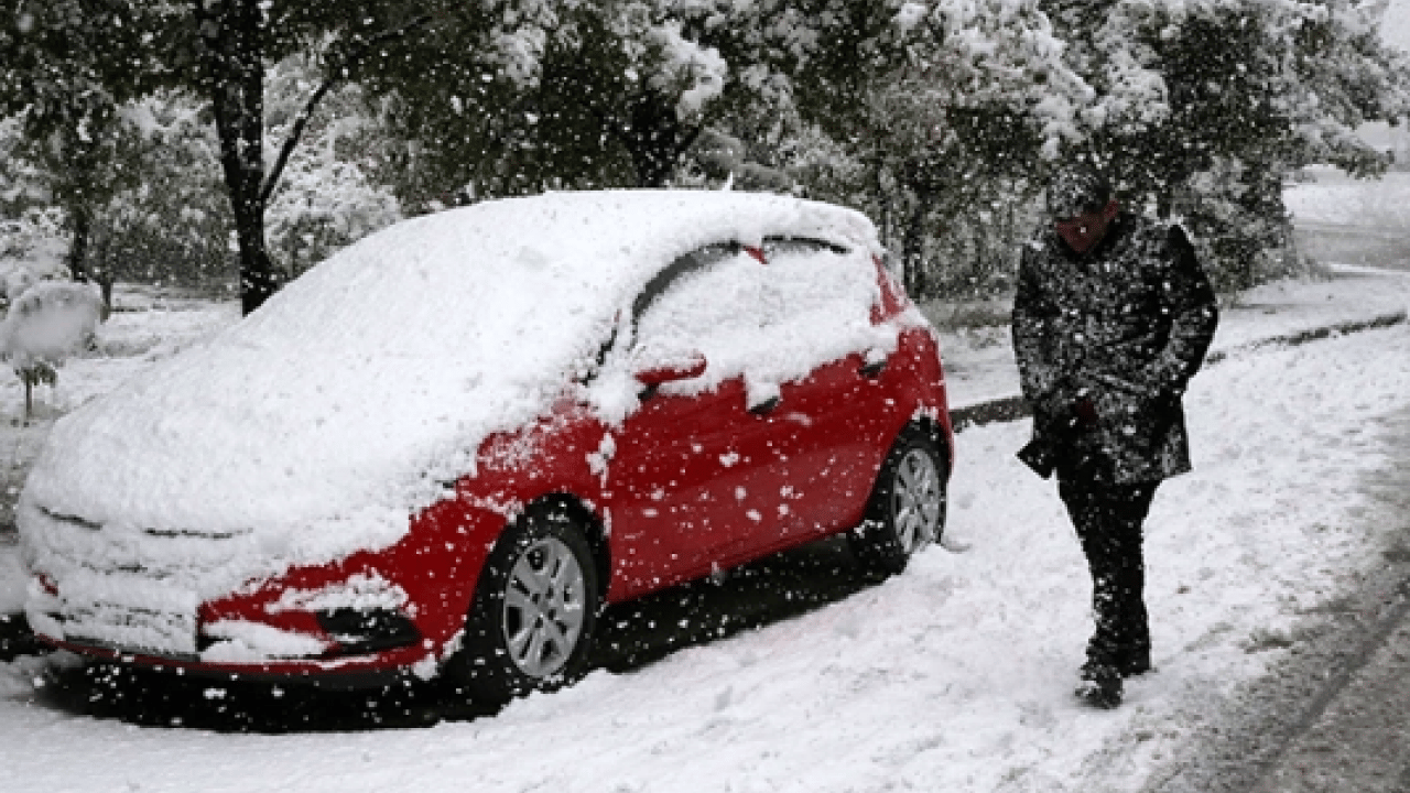 Foto - Tam bitti derken geri geliyor: İstanbul'da kar alarmı!