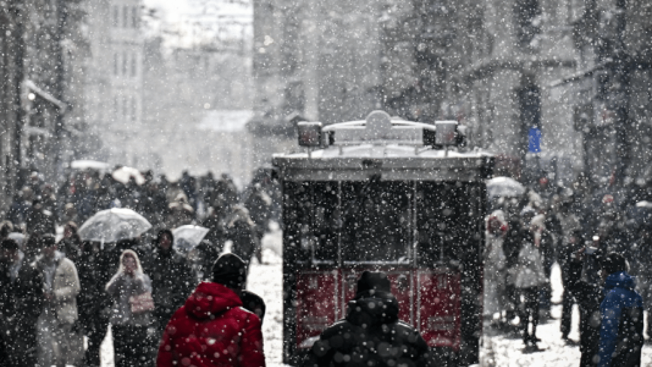 Foto - Tam bitti derken geri geliyor: İstanbul'da kar alarmı!