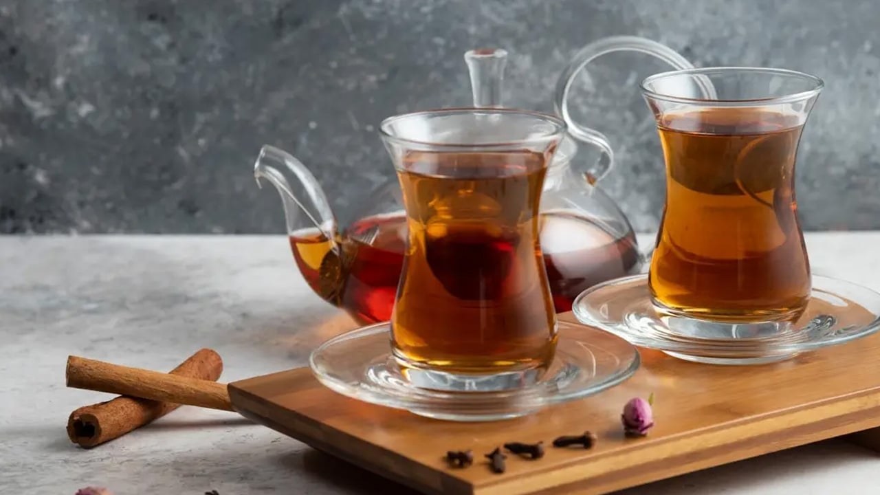 Tam 4 tane çaya koyun diyorlar: Peki, baş ağrısı çekenler nasıl yapacak? Bin yıl önce yayılan tat