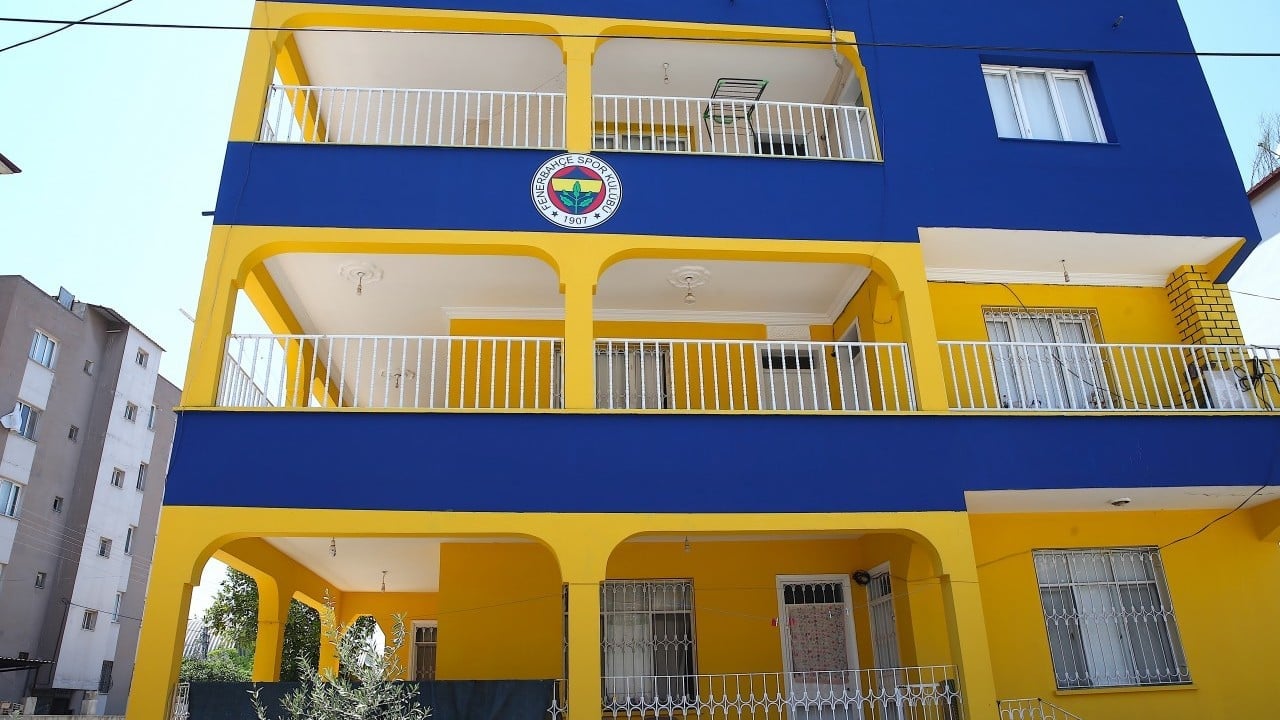 Foto - Taraftarlığın bu kadarı... Fenerbahçe sevgisini apartmanlarına taşıdılar
