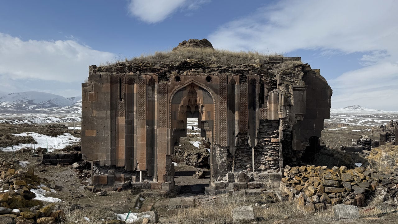 Tarih, doğa ve kristal kar! Kışın büyüleyen iki şehir!